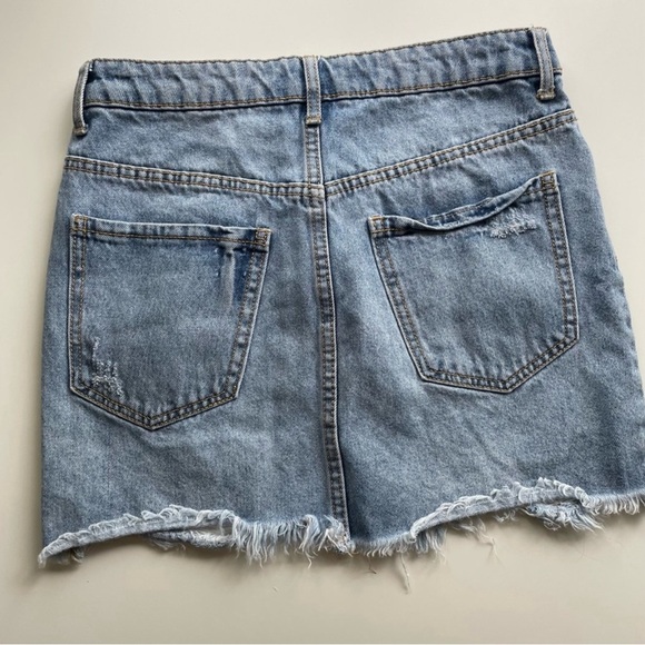 EUC Forever 21 Distressed Denim Skirt Sz. 25 - Picture 2 of 5